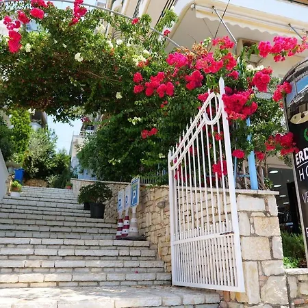 Erdano Σαράντα